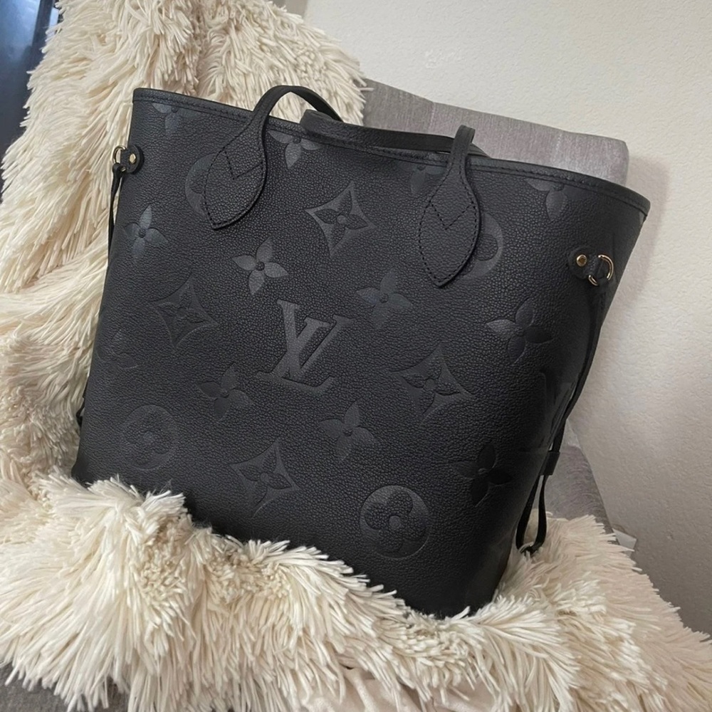 Louis Vuitton Neverfull black empreinte MM *Tote only*